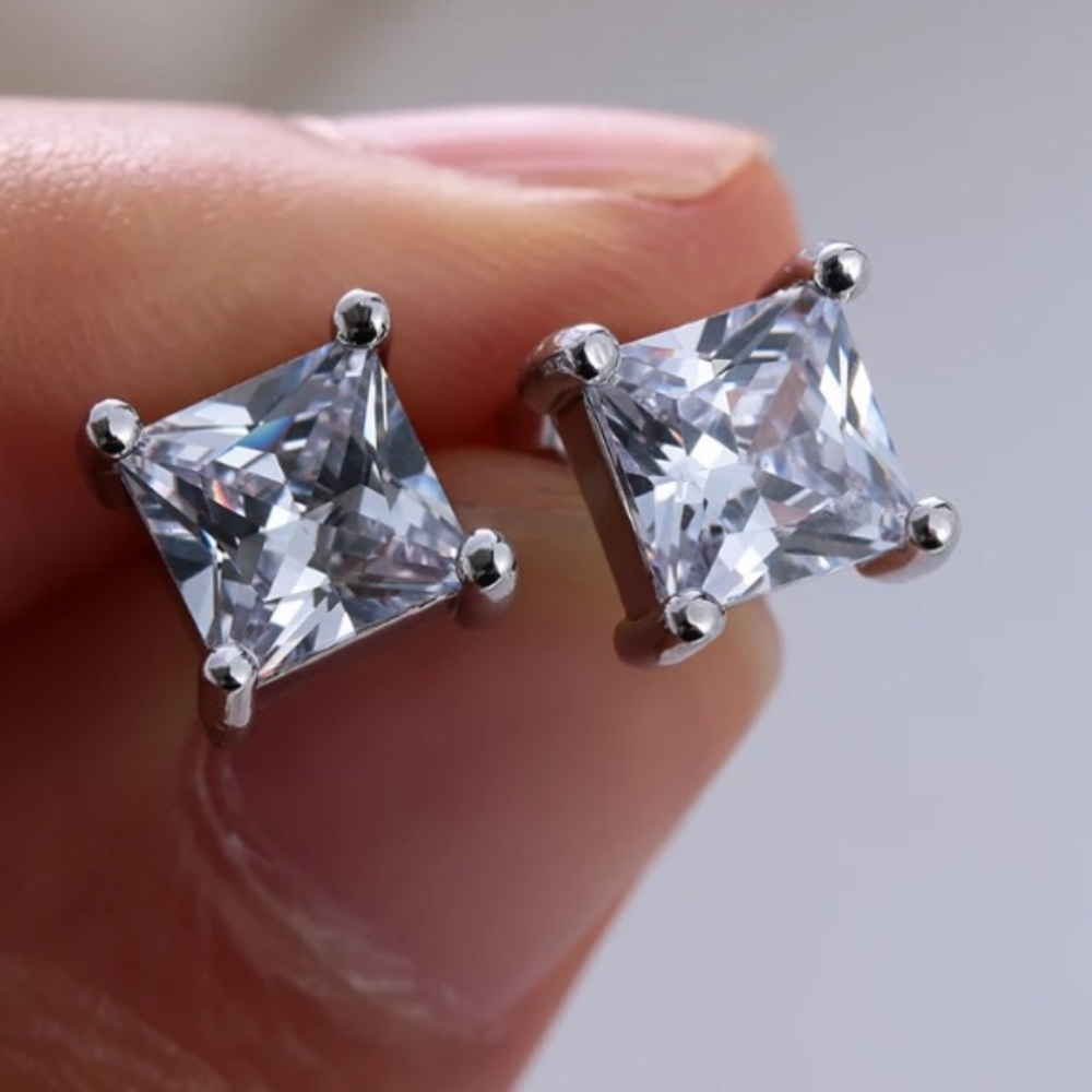 Princess cut diamond earrings - Picture 2 of 6